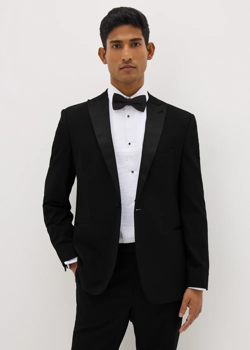 Taylor & Wright White Regular Fit Shirt & Bow Tie Set - 18 Collar Image 1