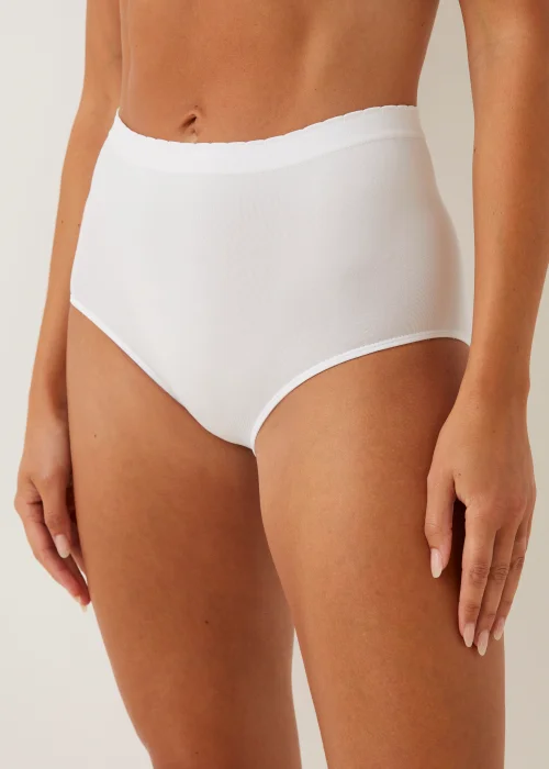 3 Pack White Seamless Full Briefs - S Image 5