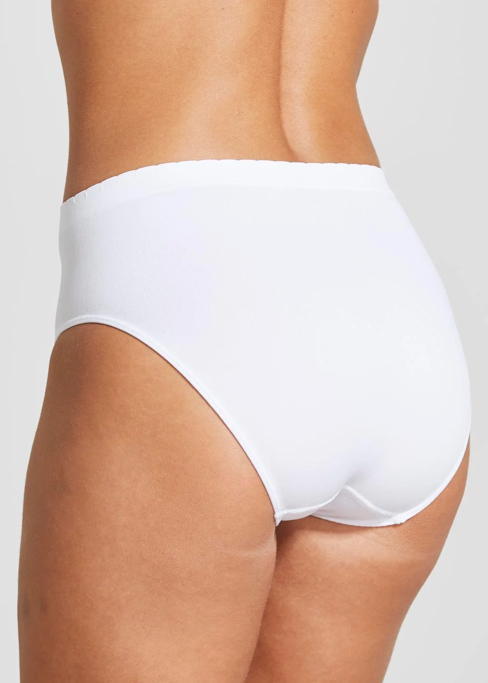 3 Pack White Seamless Full Briefs - S Image 4