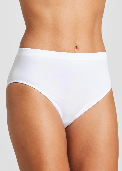 3 Pack White Seamless Full Briefs - S Image 2