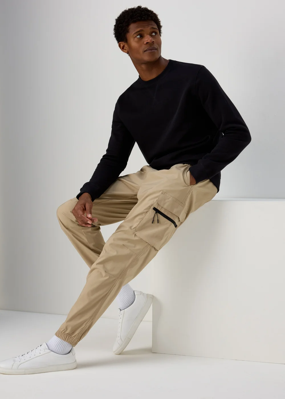 Black Essential Crew Neck Sweatshirt - S Image 4