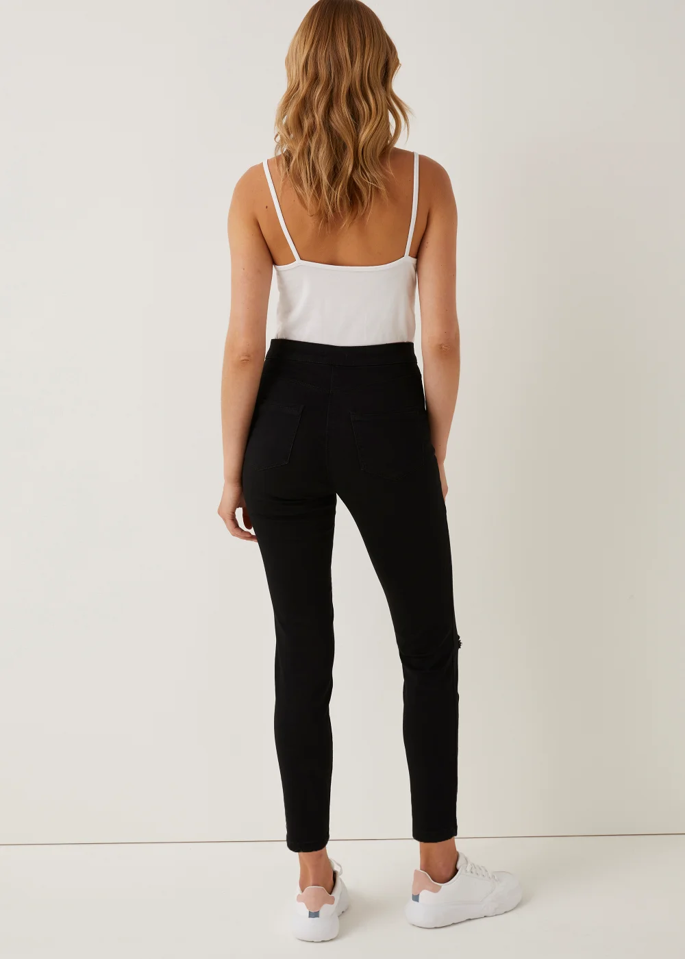 Jessie Black Ripped High Waisted Jeans - 8 Image 3