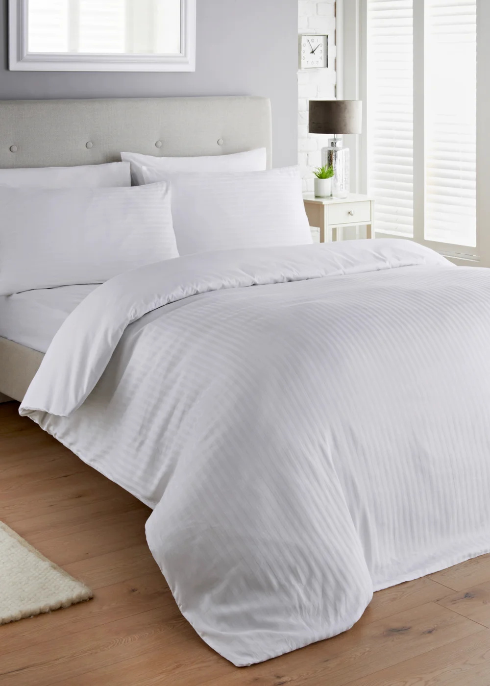 100% Cotton White Satin Stripe Duvet Cover (200 Thread Count) - Super king Image 1