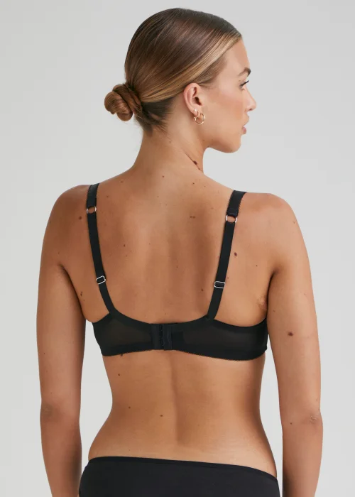 DD+ Black Padded Lace Trim Bra - 32DD Image 2