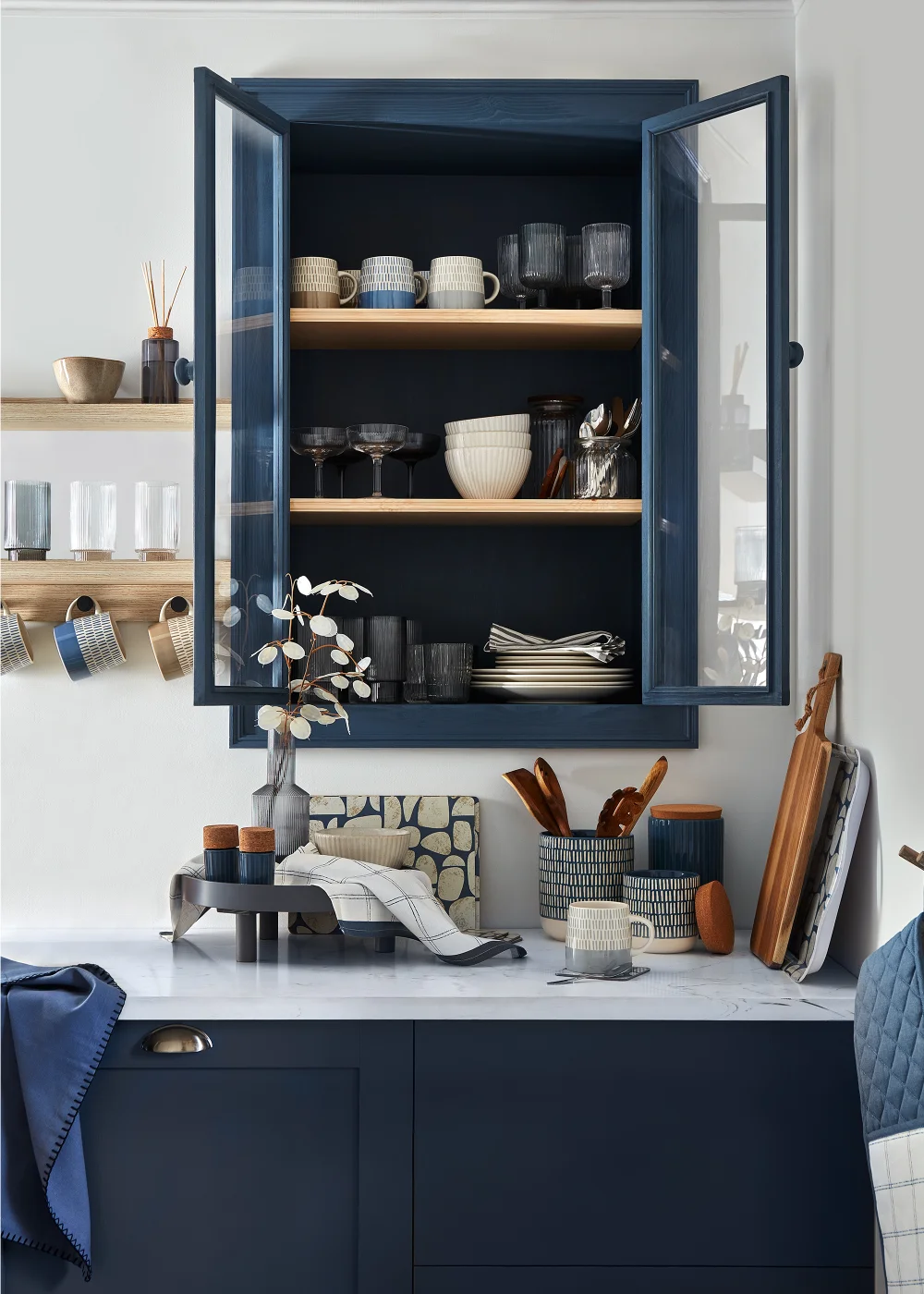 Wooden Kitchen Turner (39cm x 6.5cm) Image 2