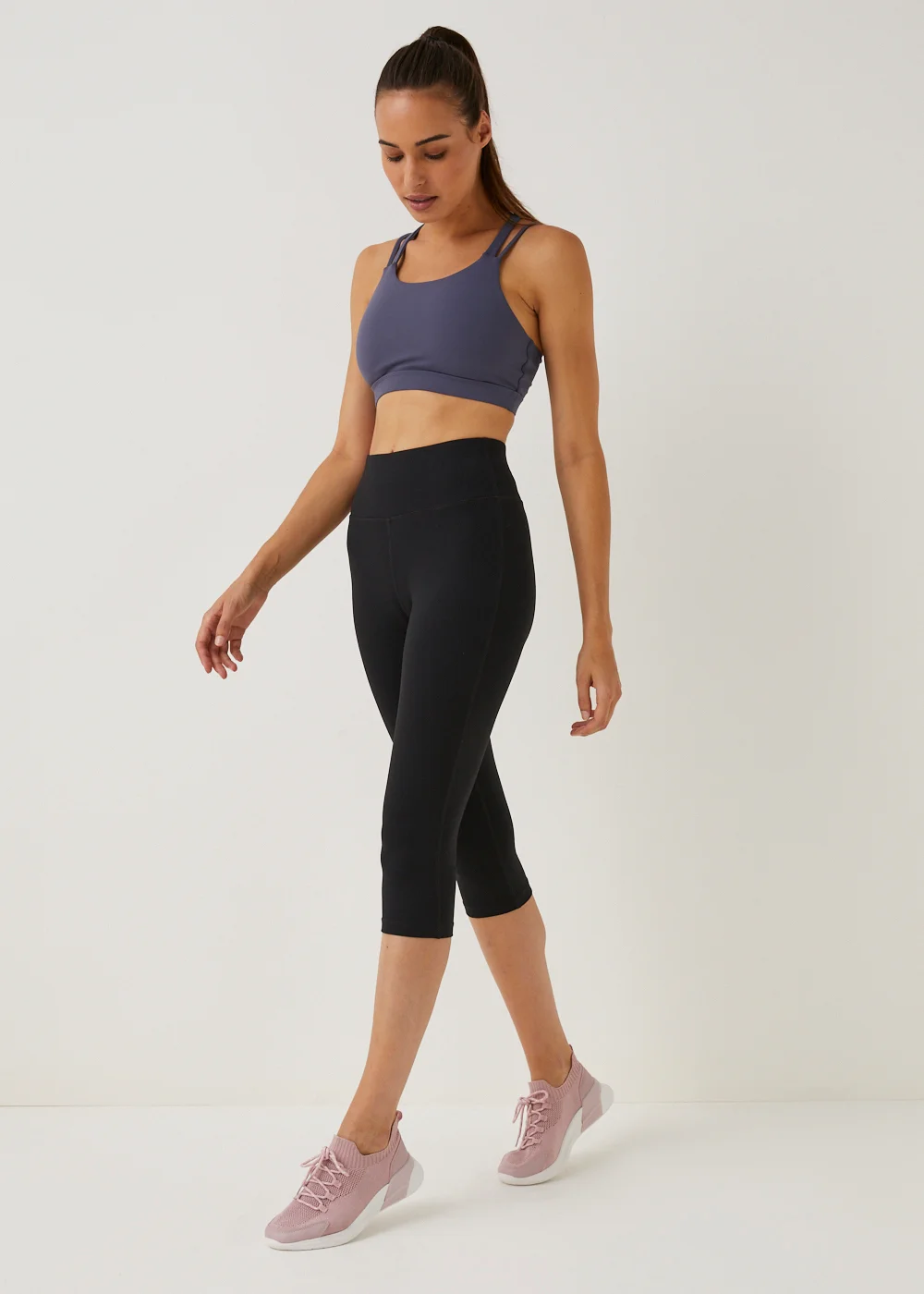 Souluxe Black Capri Sports Leggings - 8 Image 3