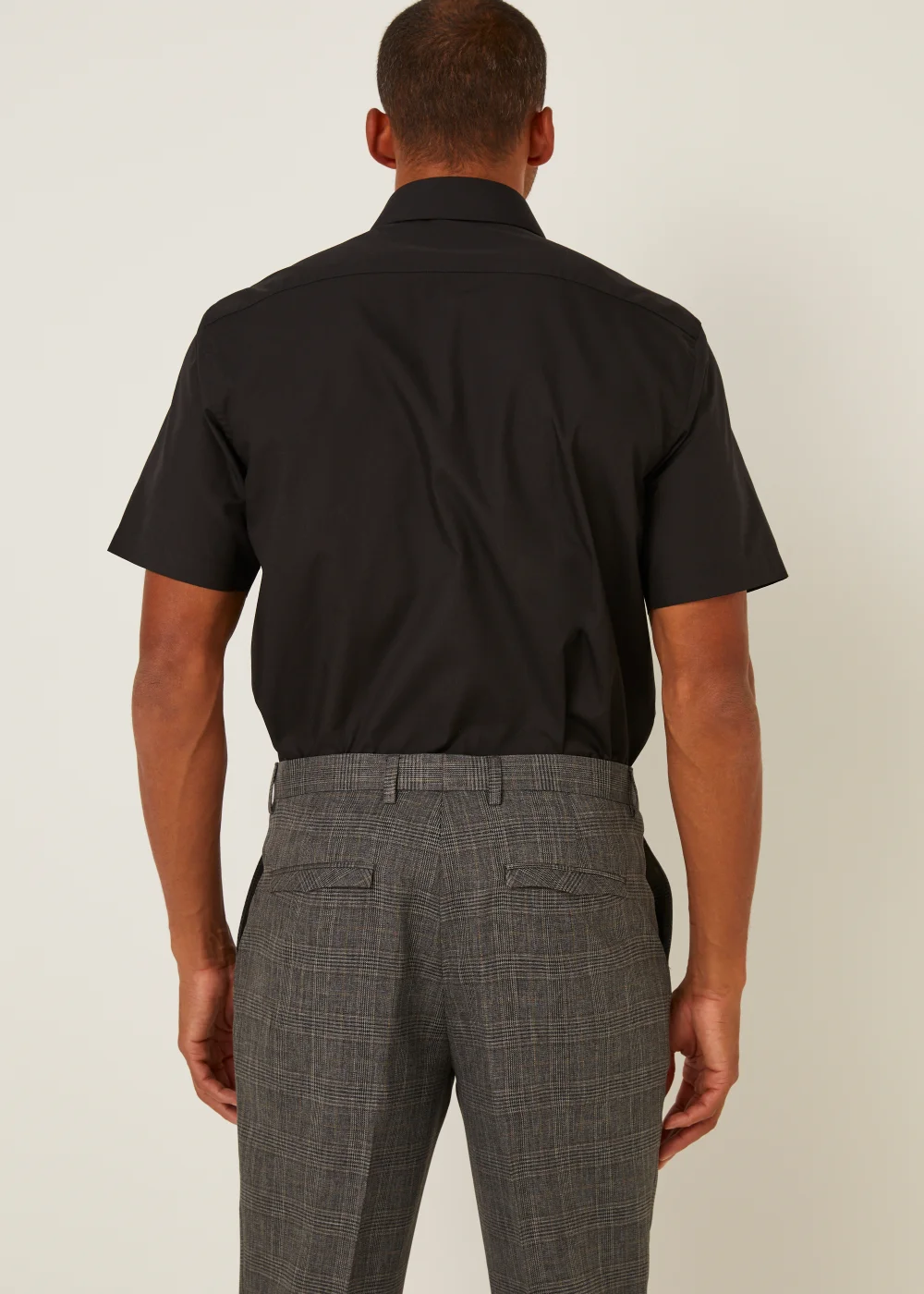 Taylor & Wright Black Easy Care Regular Fit Short Sleeve Shirt - 14.5 Collar Image 2