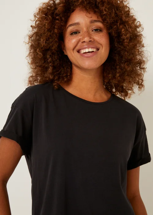 Black Essential Longline T-Shirt - Small Image 4