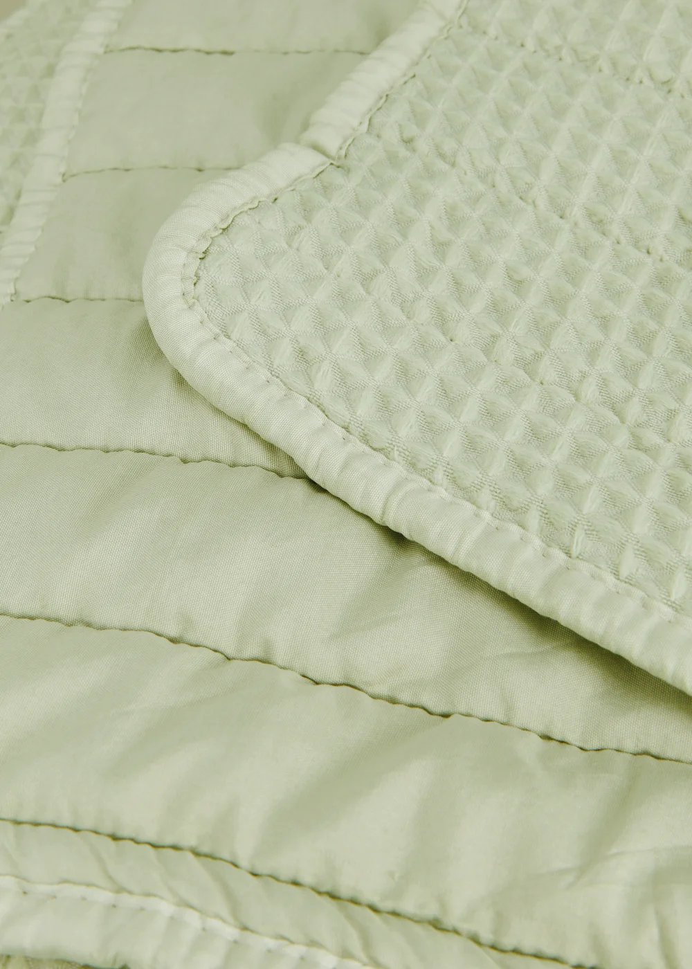Green Ribbed Waffle Bedspread (220cm x 220cm) Image 2