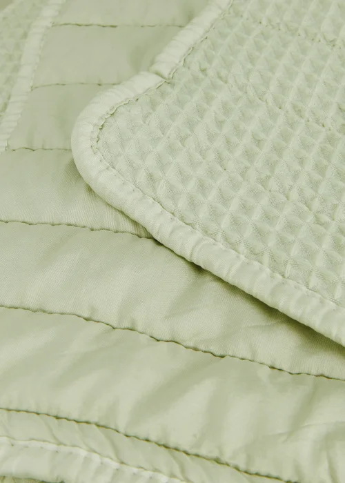 Green Ribbed Waffle Bedspread (220cm x 220cm) Image 2