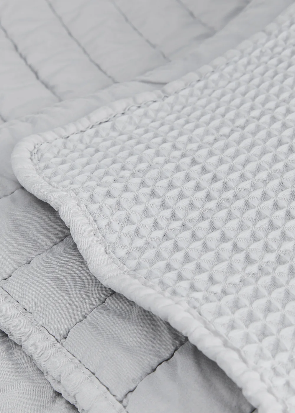 Grey Ribbed Waffle Bedspread (220cm x 220cm) Image 2