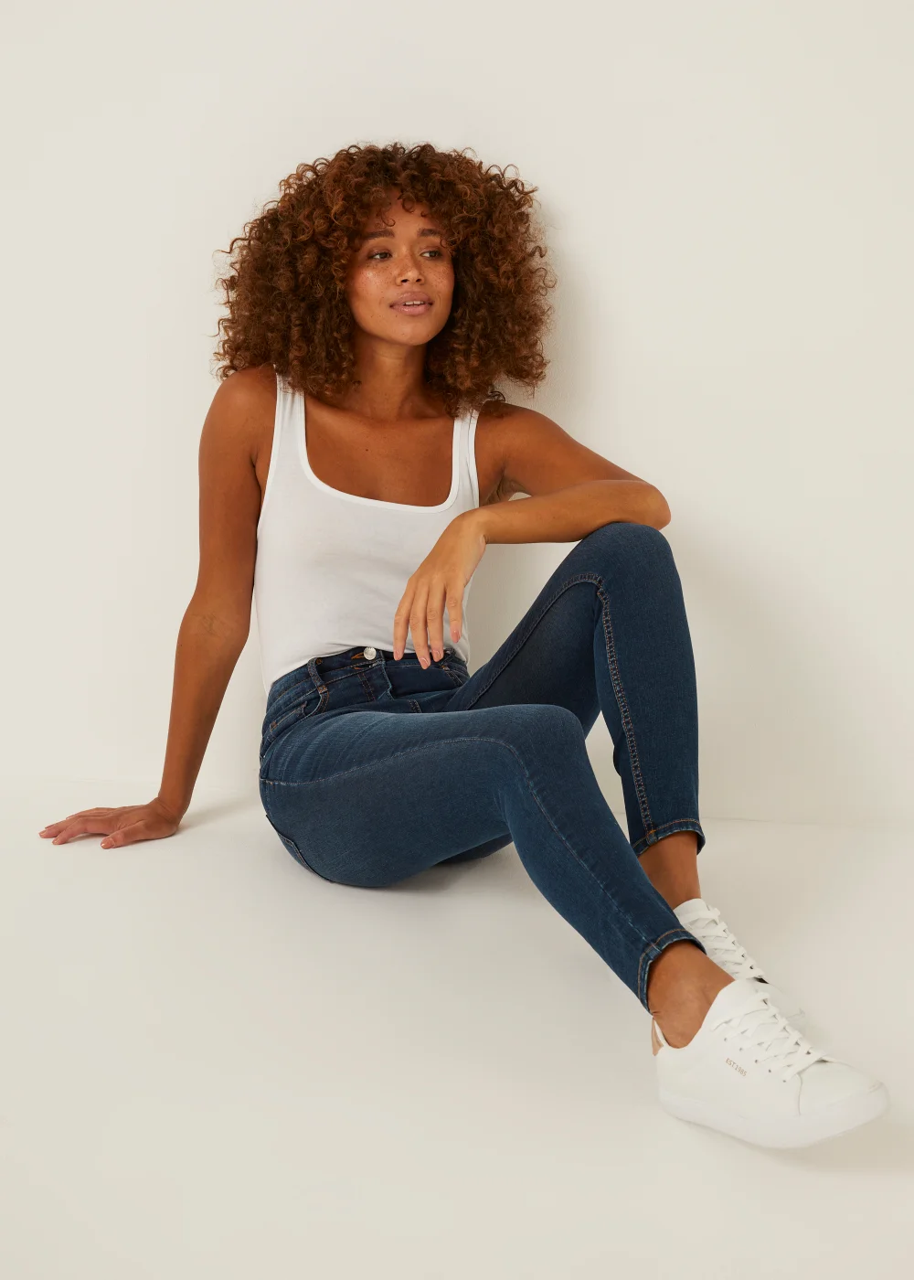 April Dark Wash Push Up Super Skinny Jeans - Size 8 Image 5