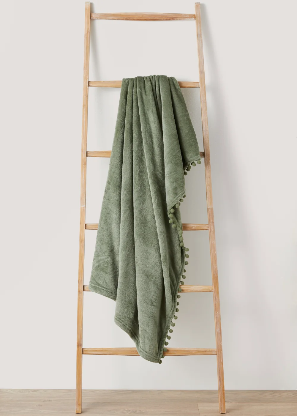Green Pom Pom Fleece Throw (130cm x 150cm) Image 1