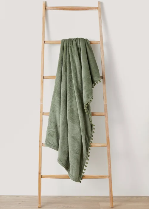 Green Pom Pom Fleece Throw (130cm x 150cm) Image 1