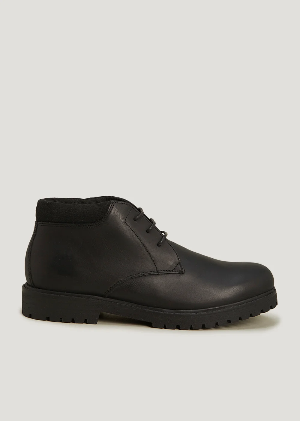 Black Leather Cleated Chukka Boots - Size 6 Image 1