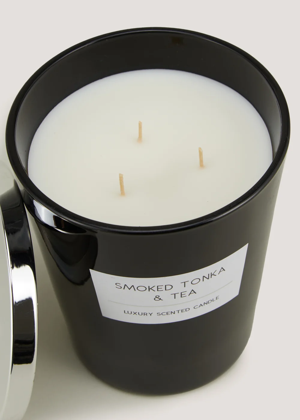 Smoked Tonka & Tea Luxury Scented Candle (16cm x 14cm) Image 2