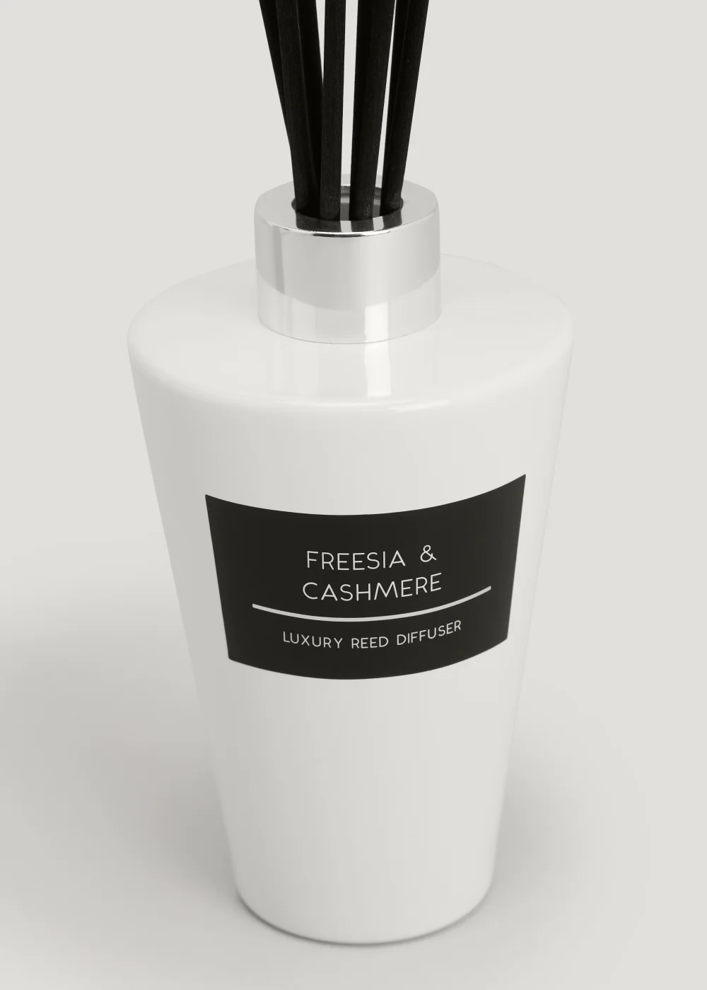 Freesia & Cashmere Reed Diffuser (180ml) Image 2