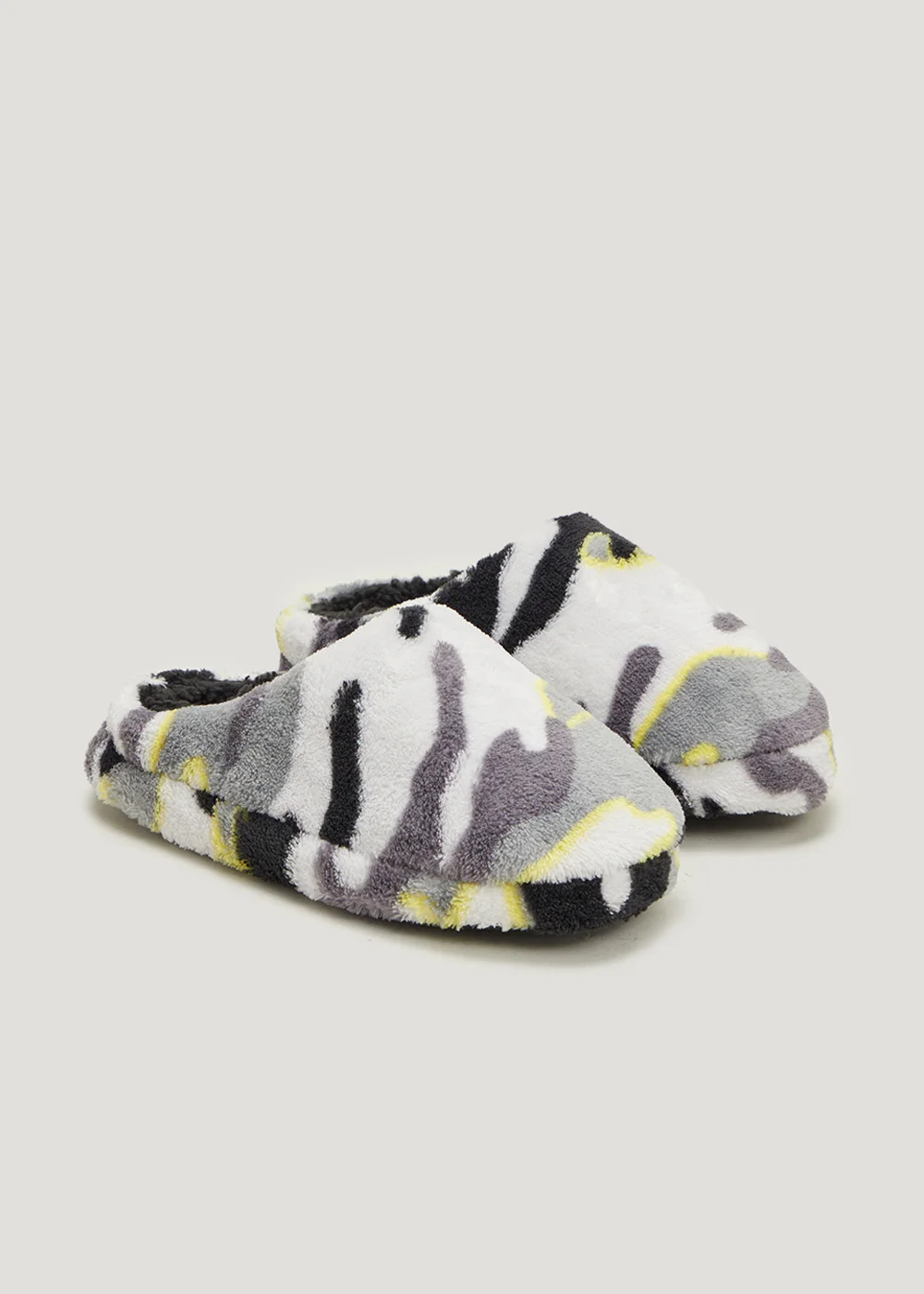 Kids Camo Mule Slippers (Younger 10-Older 6) - Size 3 Image 1