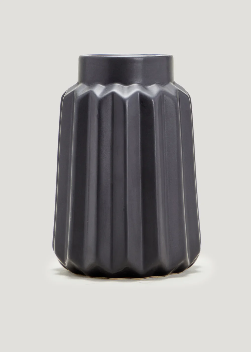 Black Ribbed Ceramic Vase (14cm x 14cm x 20cm) Image 1