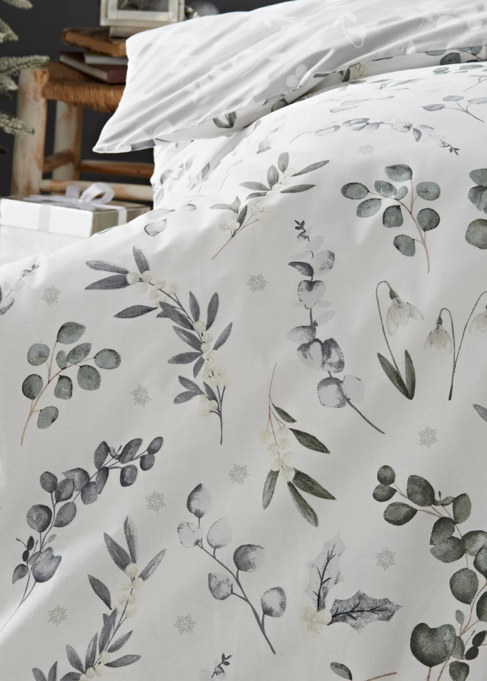 Eucalyptus Foliage Christmas Duvet Cover - Single Image 3