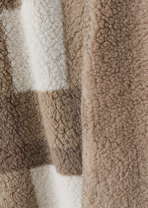 Beige Check Sherpa Fleece Throw (150cm x 180cm) Image 2