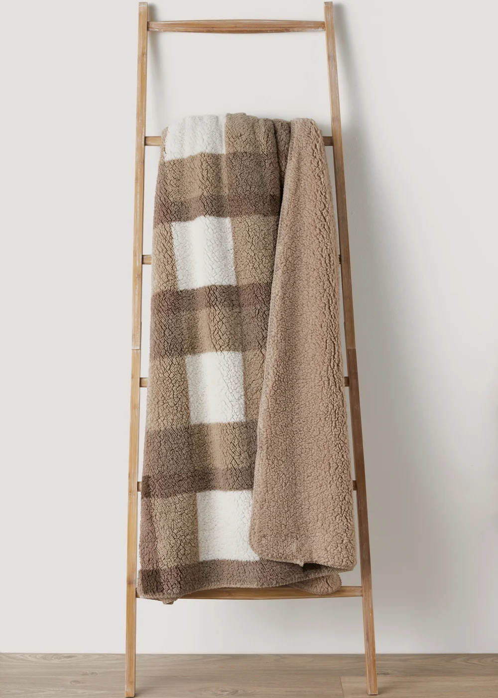 Beige Check Sherpa Fleece Throw (150cm x 180cm) Image 1
