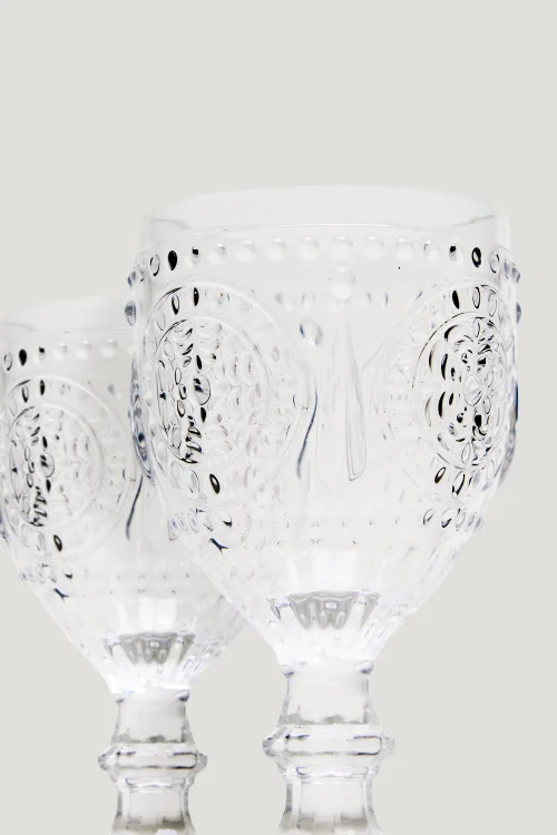 2 Pack Embossed Wine Glasses (16cm x 8.5cm) Image 2