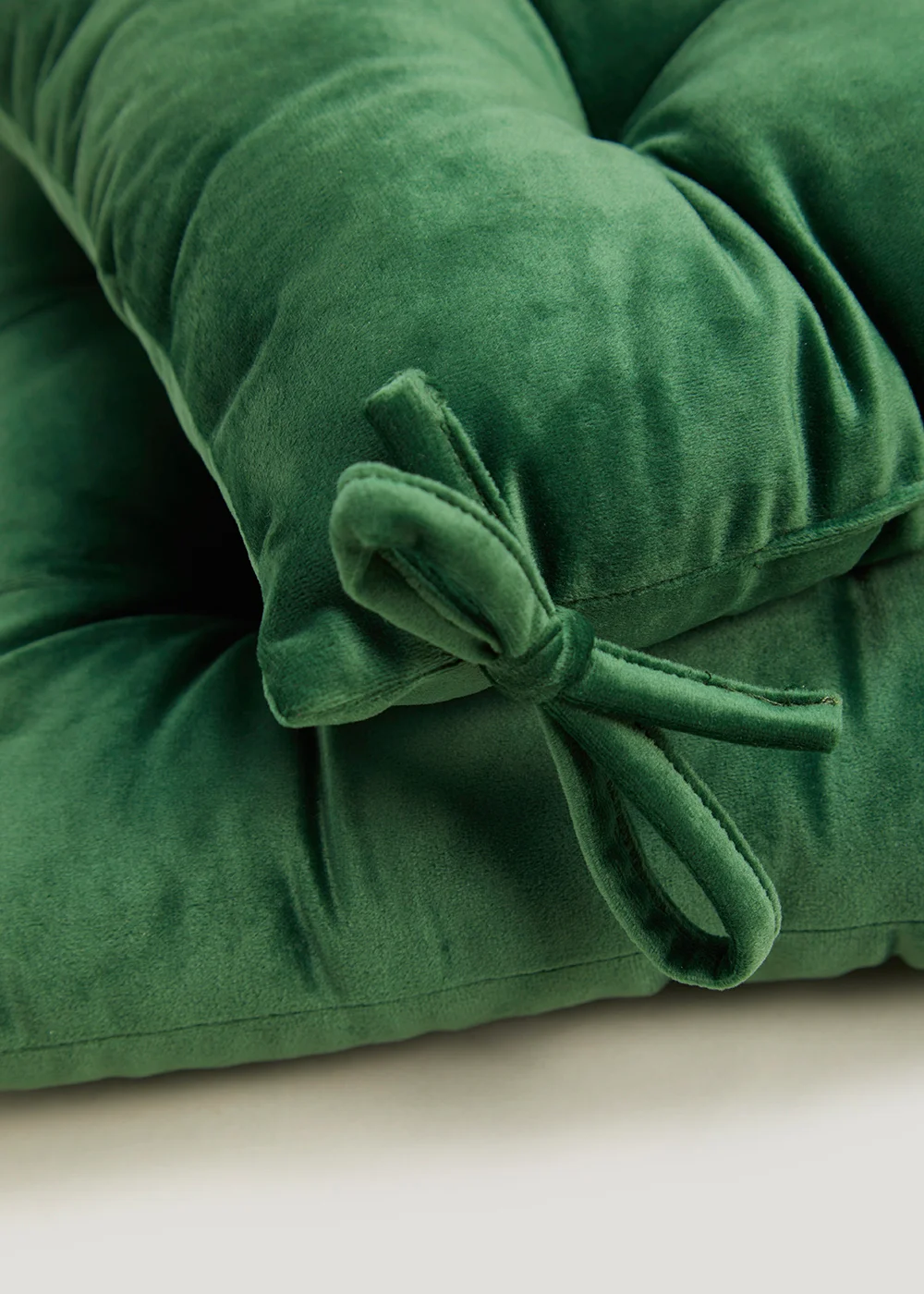 2 Pack Green Velvet Seat Pads (42cm x 42cm) Image 2