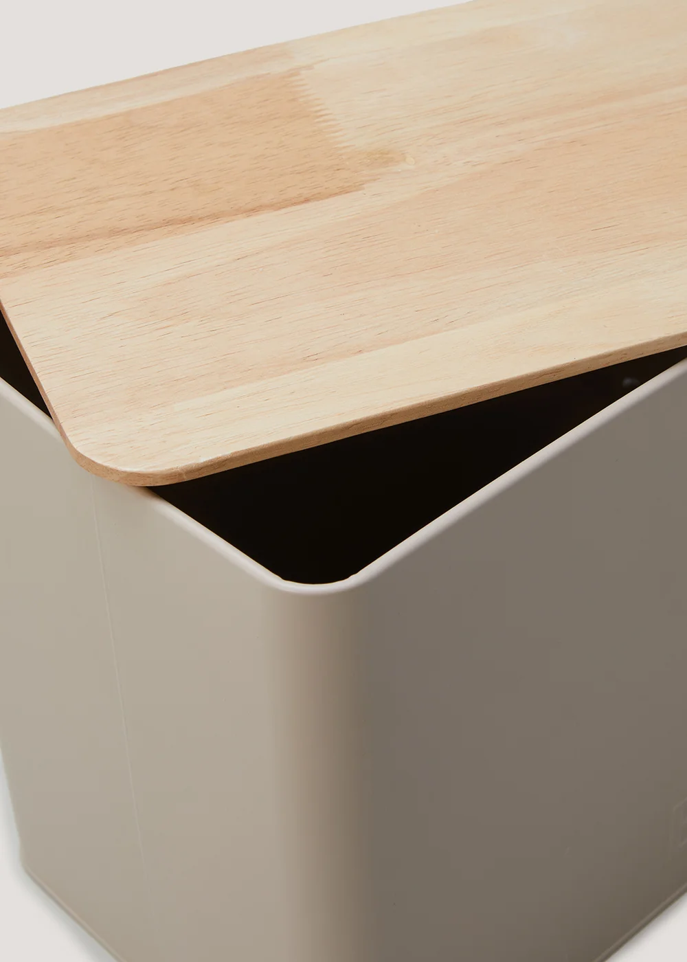 Natural Metal Lidded Bamboo Bread Bin (33cm x 24cm) Image 3
