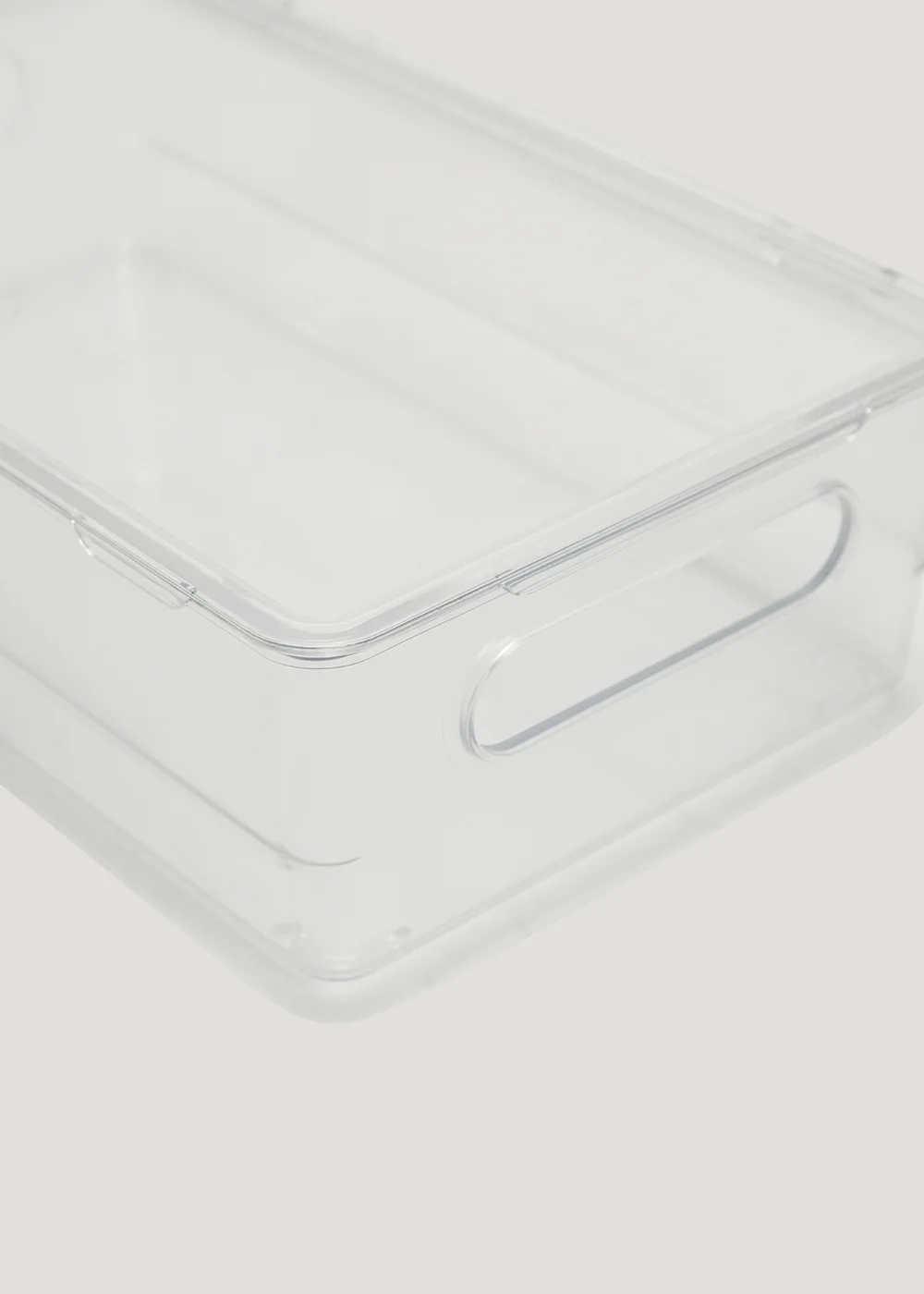 Clear Acrylic Fridge Storage Tray With Lid (26cm x 16cm x 7.5cm) Image 2