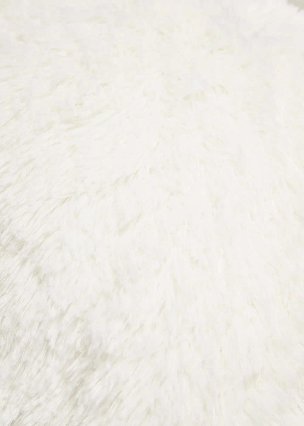 Cream Shaggy Faux Fur Cushion (43cm x 43cm) Image 3