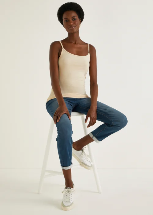 Maternity Jolie Dark Wash Under Bump Relaxed Skinny Jeans - Size 8 Image 4