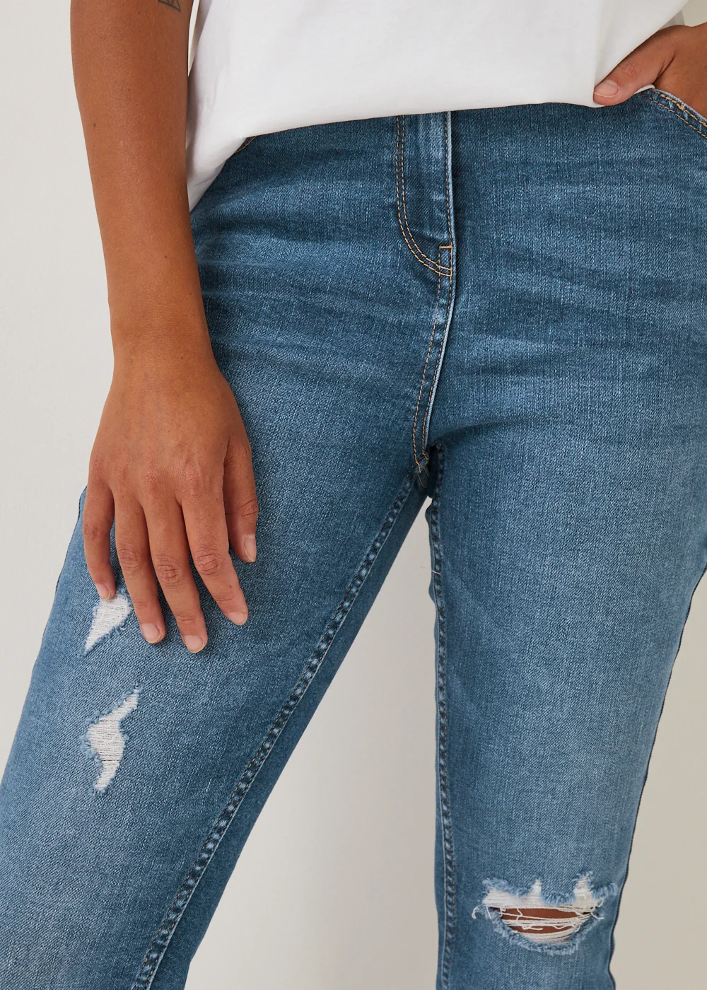 Papaya Petite April Mid Wash Ripped Super Skinny Jeans - Size 6 Image 2
