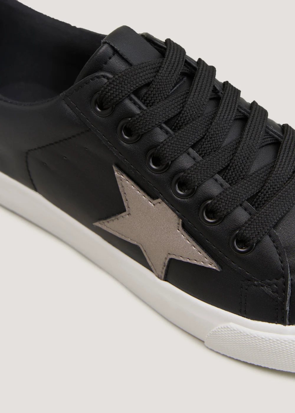 Black Star Trainers - Size 3 Image 2
