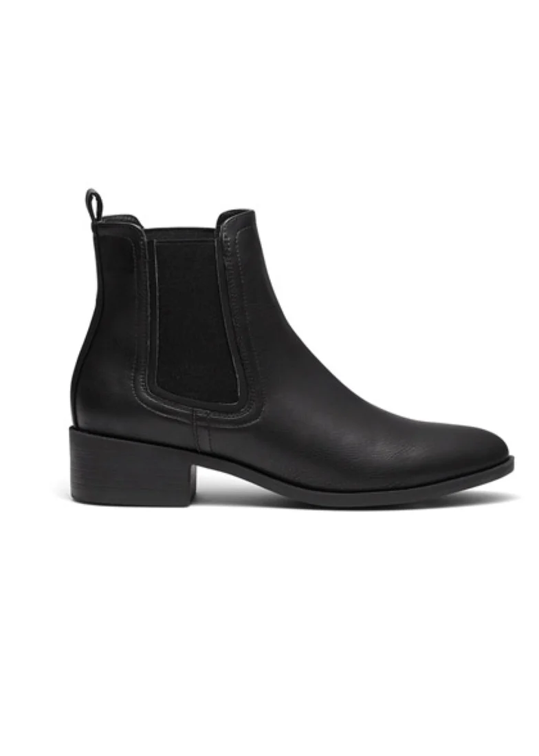 NOVO Black Destined Ankle Boots - Size 4 Image 3