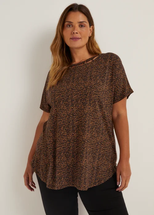 Papaya Curve Brown Metal Trim V-Neck Top - Size 18 Image 1