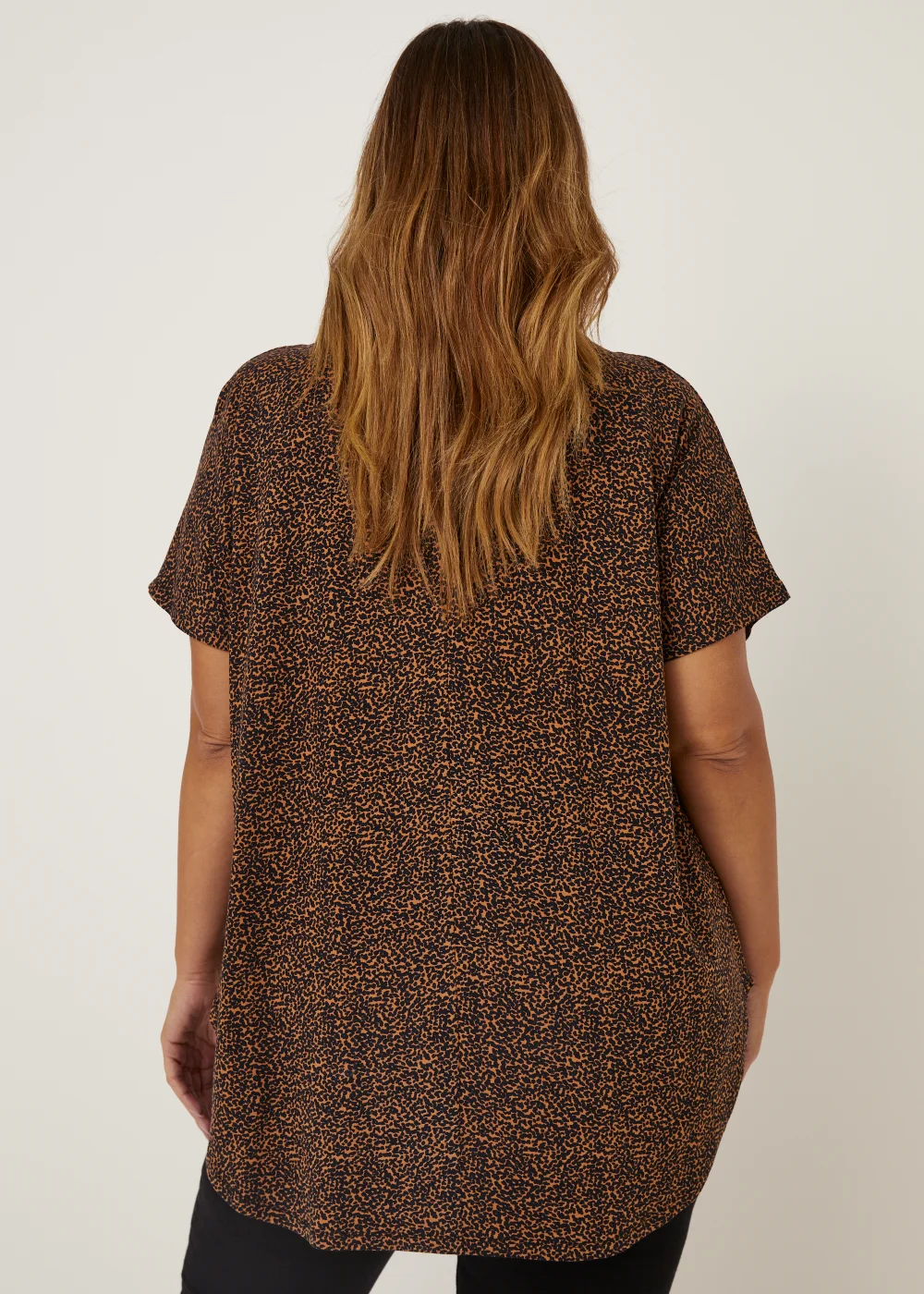 Papaya Curve Brown Metal Trim V-Neck Top - Size 18 Image 5