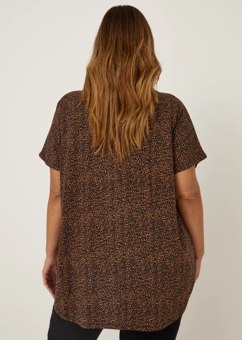 Papaya Curve Brown Metal Trim V-Neck Top - Size 18 Image 5