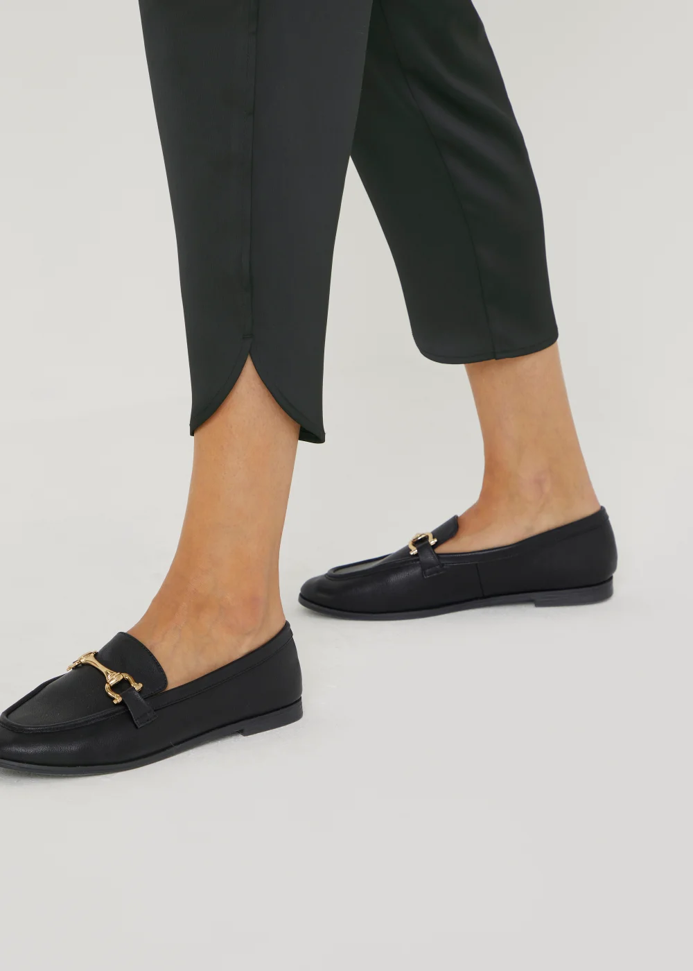 Et Vous Black Satin Joggers - Size 8 Image 4