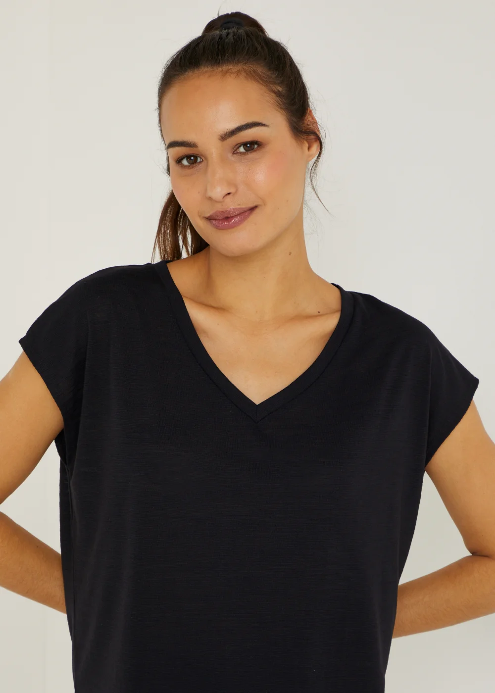 Souluxe Black V-Neck Textured Sports T-Shirt - S Image 2