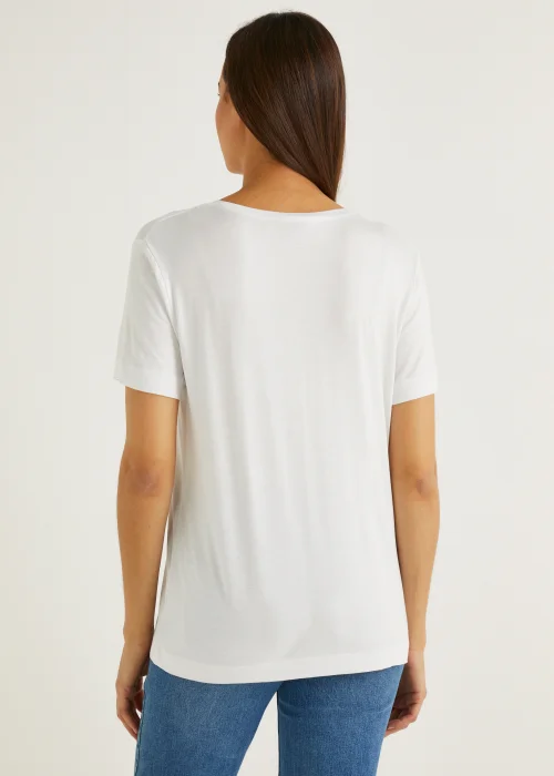 White Essential V-Neck T-Shirt - Size 8 Image 5