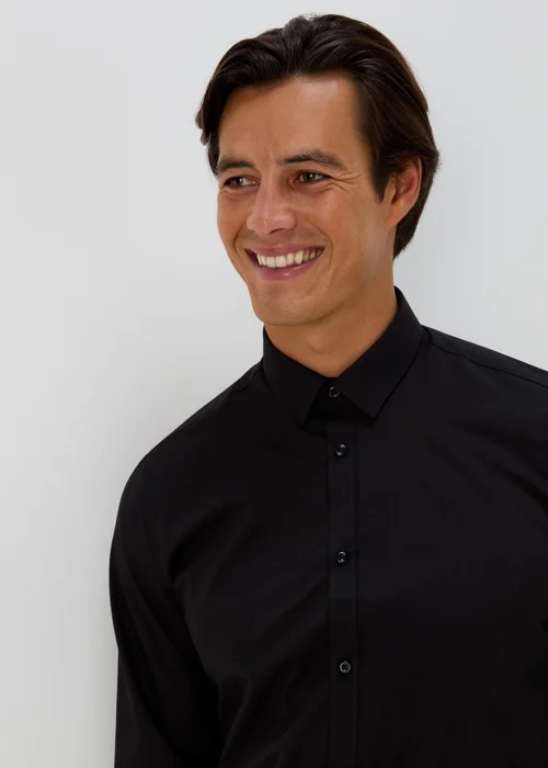 Taylor & Wright Black Easy Care Slim Fit Shirt - 14 Collar Image 1