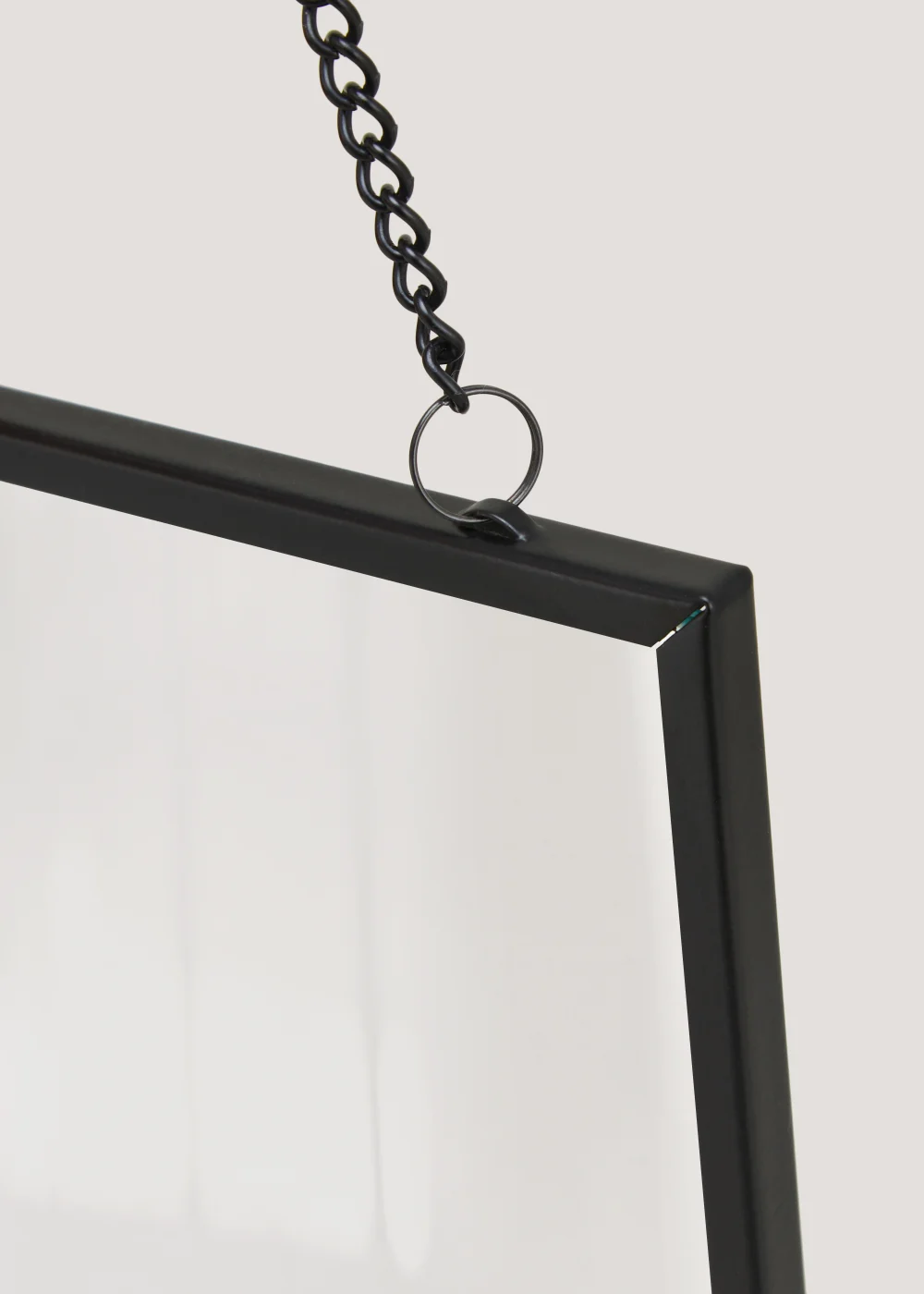 Black Hanging Metal Frame (4x6in) Image 2