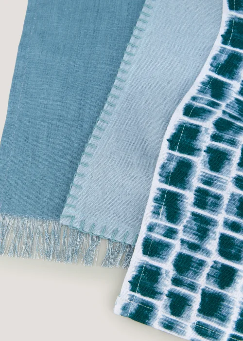 3 Pack Blue Plain & Print Tea Towels Image 2