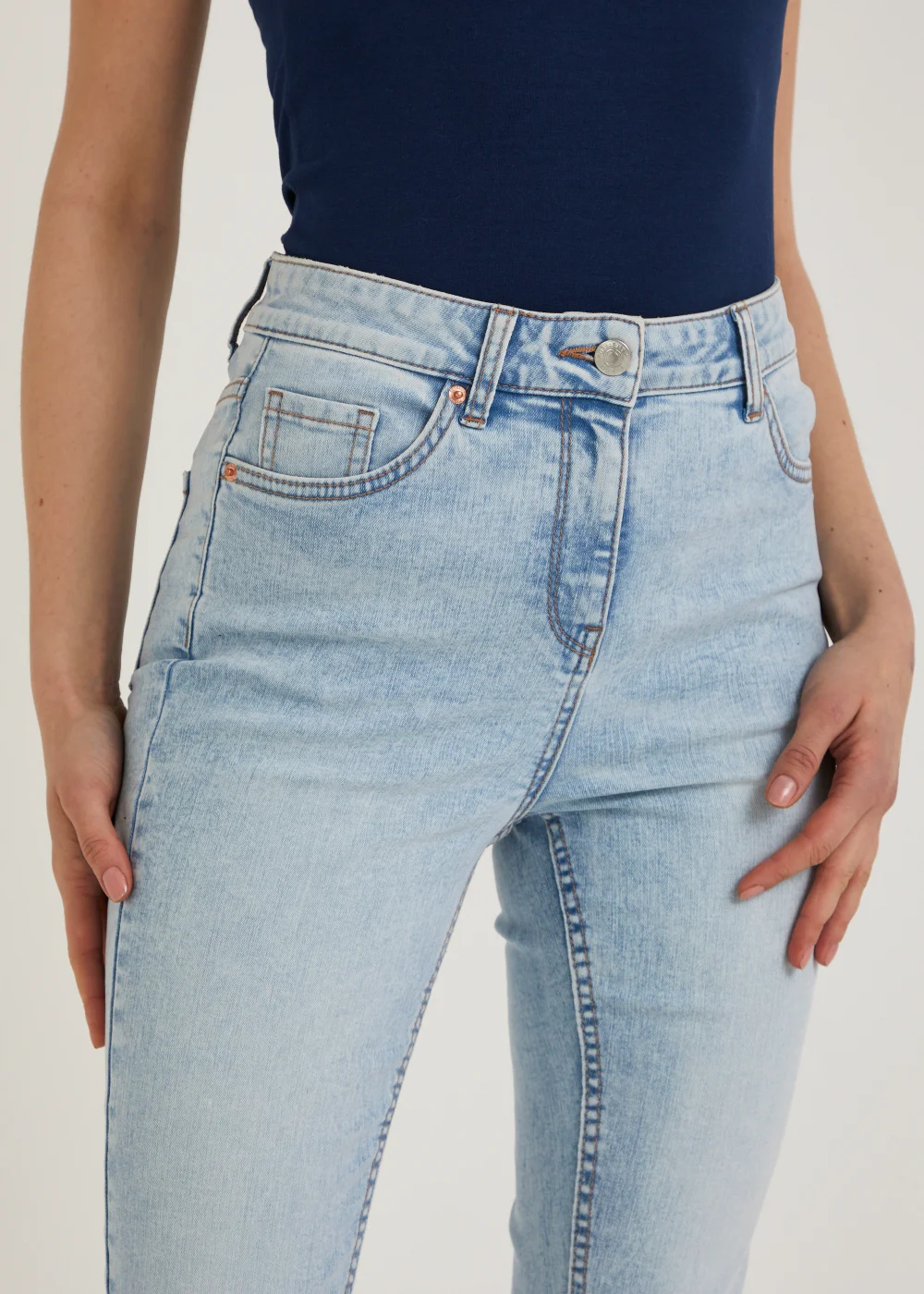 Papaya Petite April Light Wash Super Skinny Jeans - Size 6 Image 4