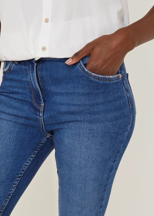 Papaya Petite April Mid Wash Skinny Jeans - Size 6 Image 5