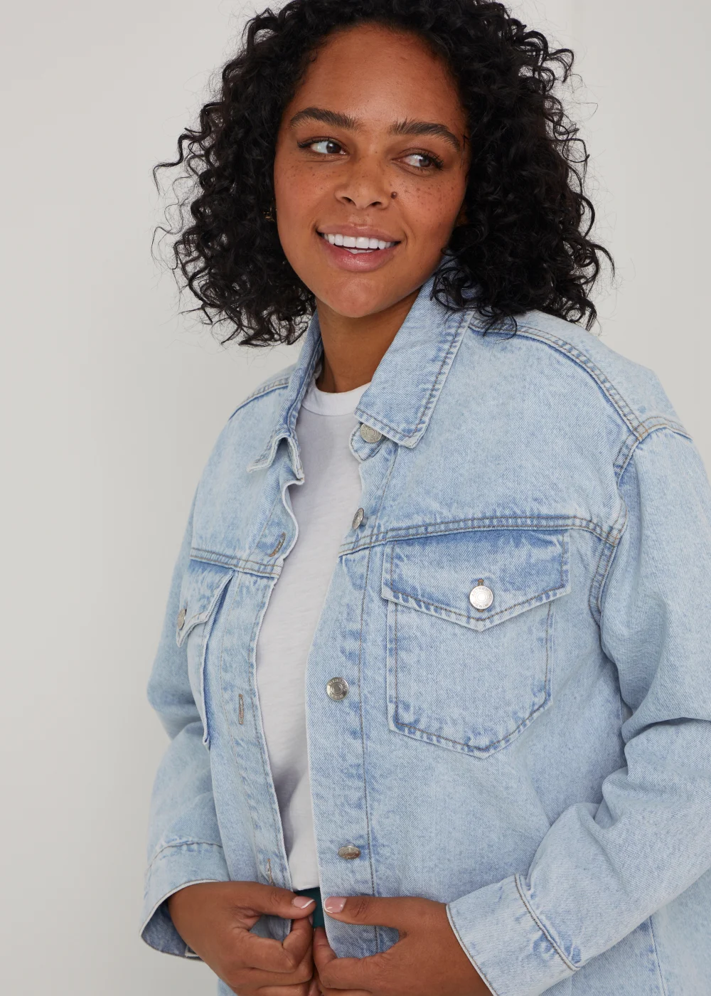 Light Wash Denim Shacket - 8 Image 4