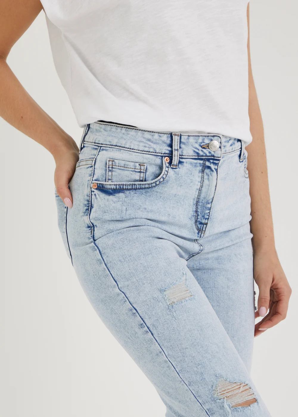 April Vintage Wash Ankle Grazer Ripped Super Skinny Jeans - Size 8 Image 2