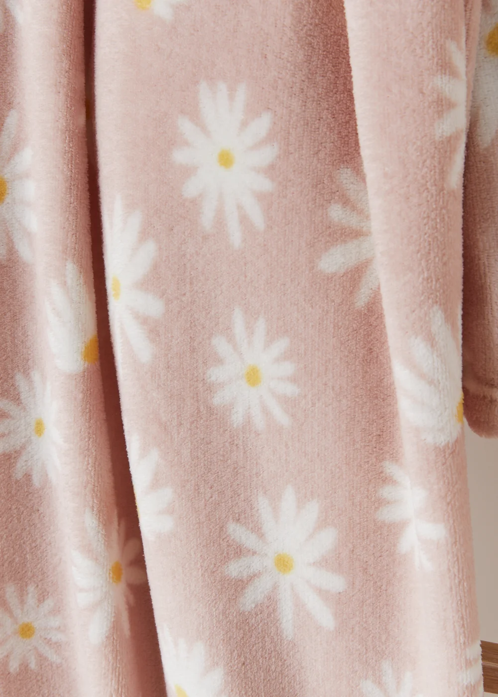 Pink Floral Print Throw (130cm x 150cm) Image 2