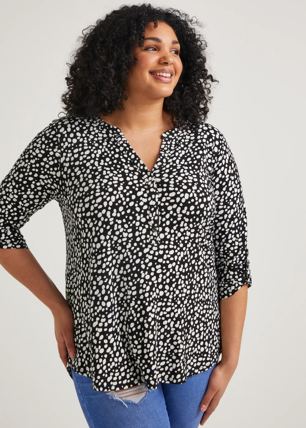 Papaya Curve Black Spot Button Up Blouse - Size 18 Image 3
